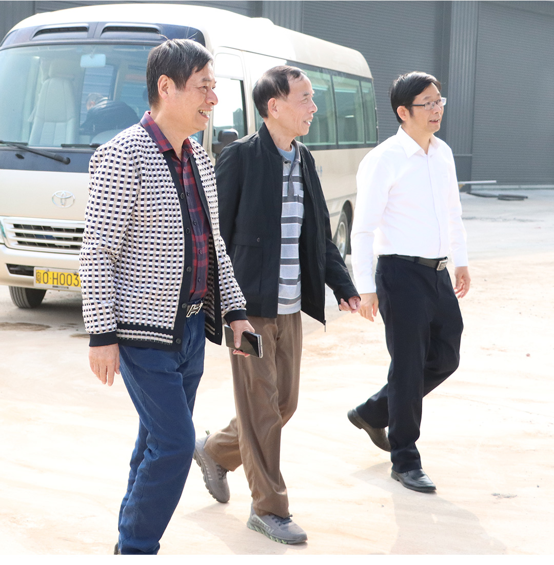 市政協(xié)原主席梁國(guó)安蒞臨肇慶新廠區(qū)調(diào)研工作_04.jpg
